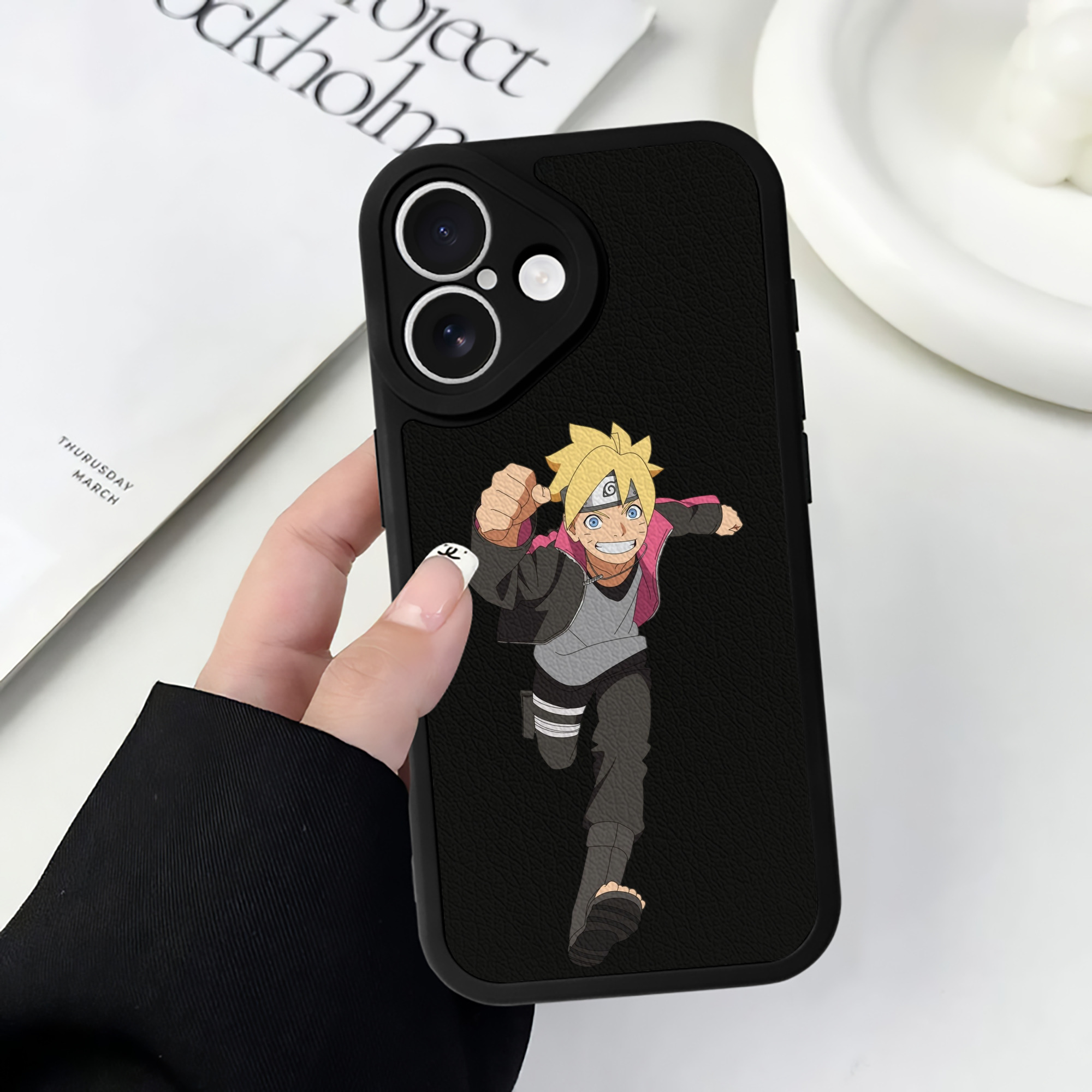 （画像用） NARUTO -ナルト- うずまき ボルト Uzumaki Boruto 【iPhone 16シリーズ対応】シリコンスマホケース（レザー調） 材質：シリコン